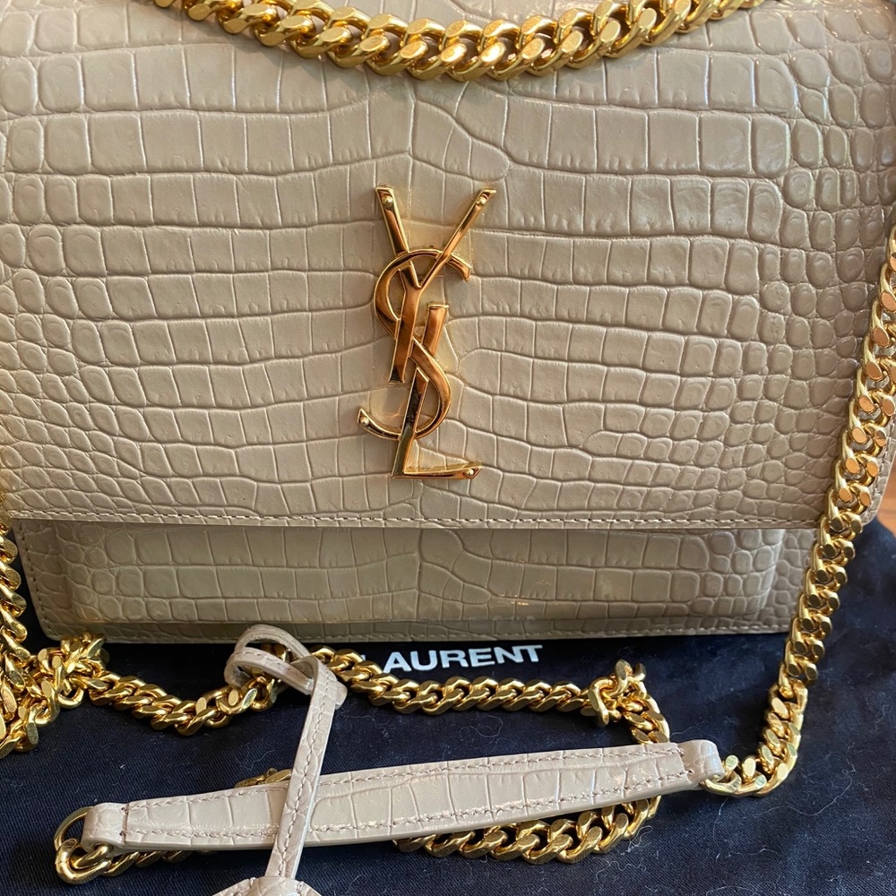 SUNSET MEDIUM CHAIN BAG IN CROCODILE-EMBOSSED SHINY LEATHER